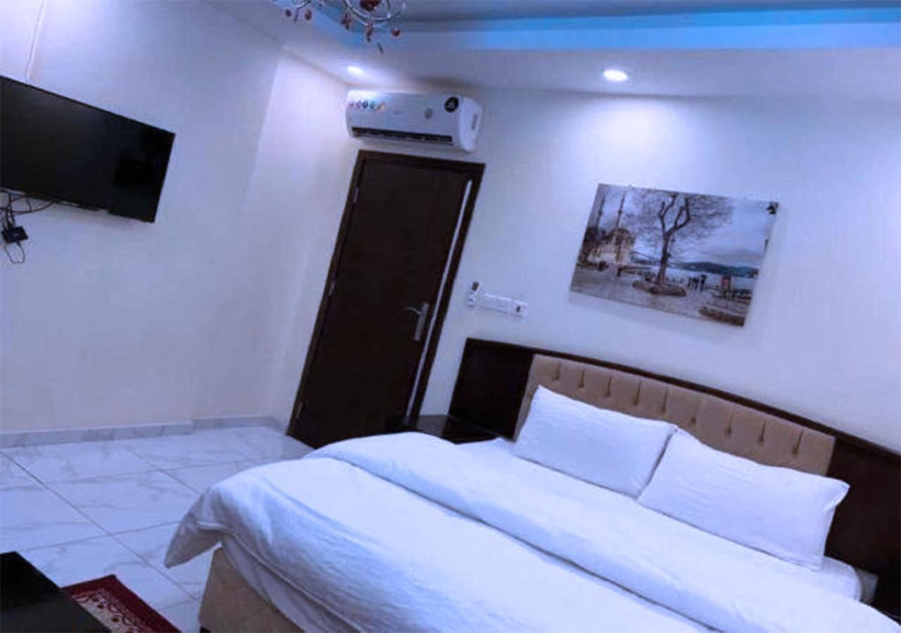 روائع الأحلام للاجنحة الفندقية Jeddah Exterior photo